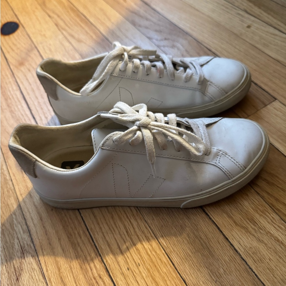 Gently Worn Esplar Sneaker (Unisex) Size: 39